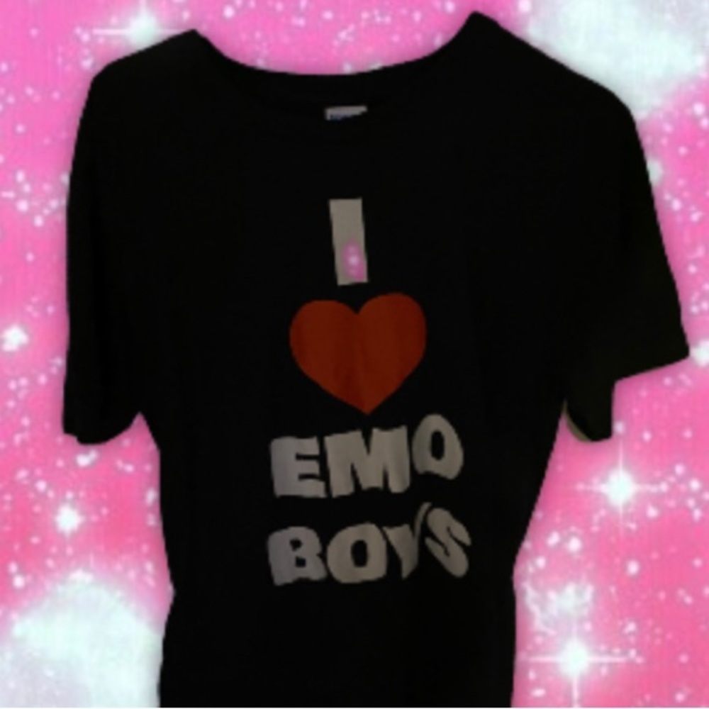 i <3 emo boys shirt
